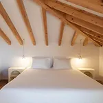 New 3Br W Rooftop & Balcony Views By Lovelystay