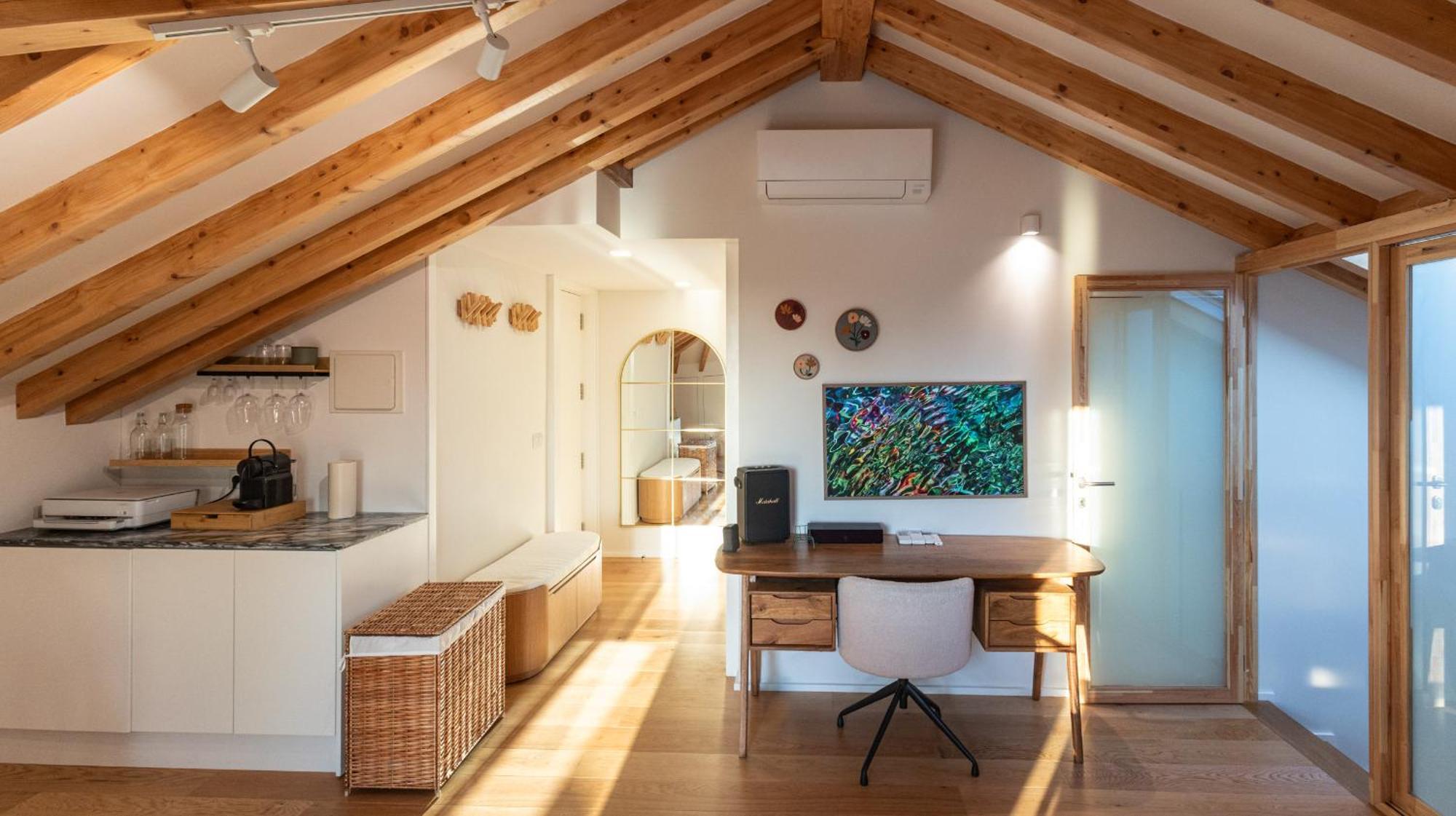 New 3br W Rooftop & Balcony Views By Lovelystay Apartamento Porto