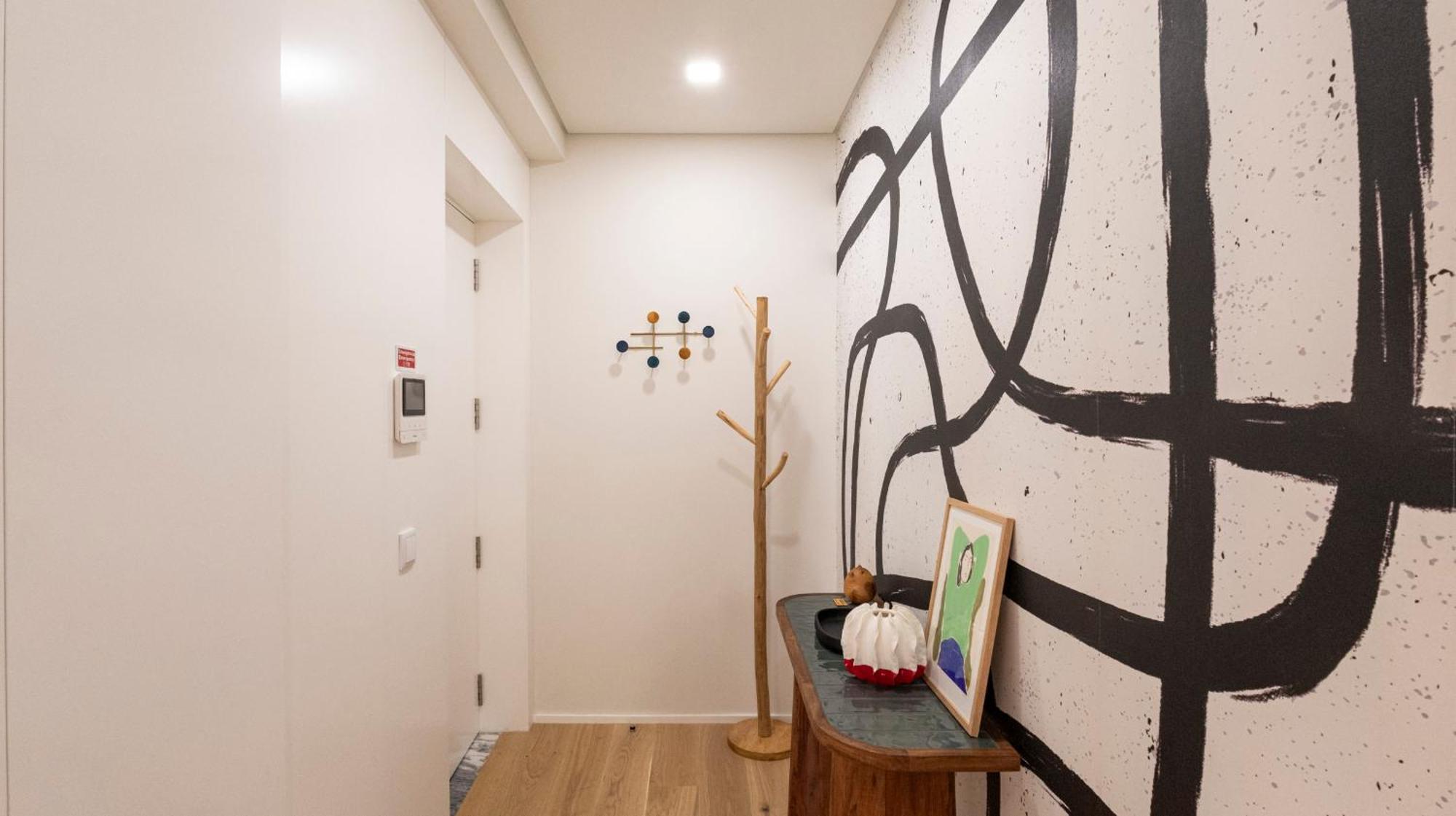 New 3br W Rooftop & Balcony Views By Lovelystay Apartamento Porto