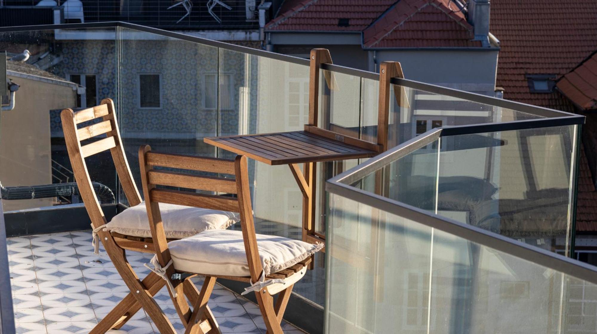New 3br W Rooftop & Balcony Views By Lovelystay