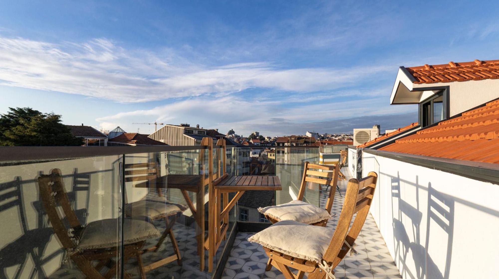 New 3br W Rooftop & Balcony Views By Lovelystay Porto